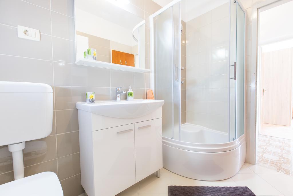 San Apartments Slatine Kültér fotó